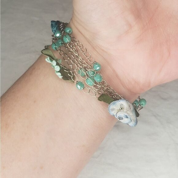 Silver blue flower bead bracelet - Picture 3 of 5